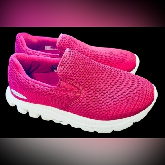 MBT | Speed 17 Running Slip-Ons (7) | Wine - Picture 6 of 7